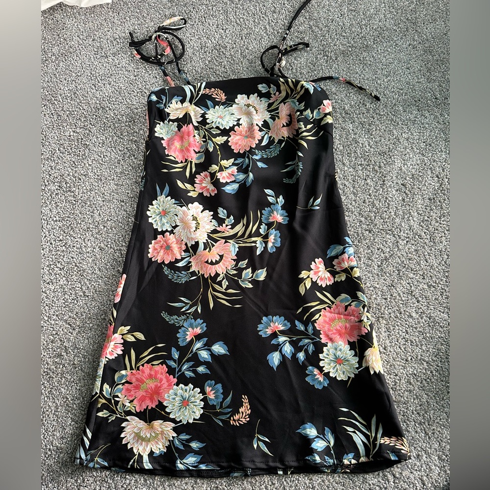 Princess Polly floral, silky dress
